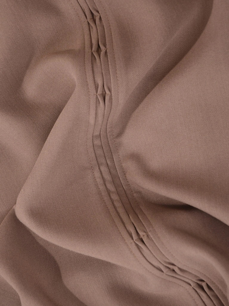 Elegancka spódnica midi na jesień o prostym kroju – wygodna guma w pasie w modnym odcieniu mokka 41225