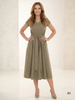 Rozkloszowana sukienka maxi w kolorze khaki – elegancki krój z wiązaniem modelującym sylwetkę 32902