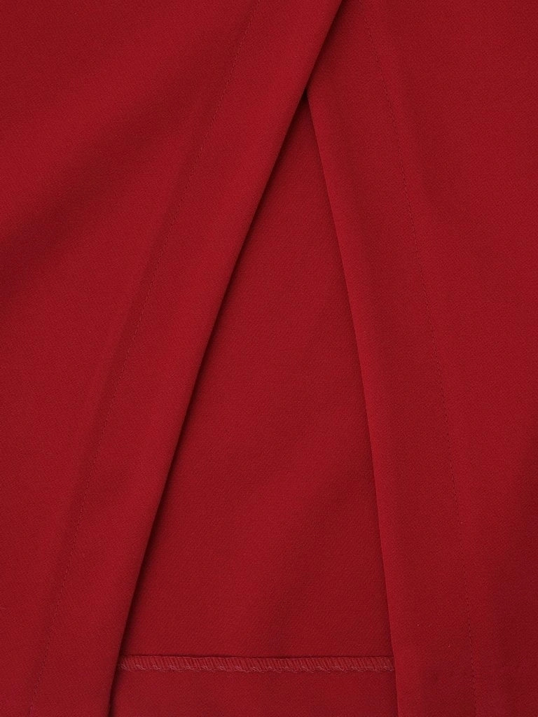 Elegancka bordowa sukienka wizytowa o prostym kroju – kobiecy dekolt w serek i rękaw 3/4 9133