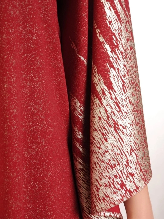 Elegancka wiśniowa sukienka midi na wesele – luźny fason oversize z kimonowym rękawem 32004