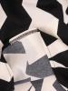 Czarno-kremowa koszula plus size z geometrycznym printem – luźny fason wysmuklający sylwetkę, idealna do biura 38281