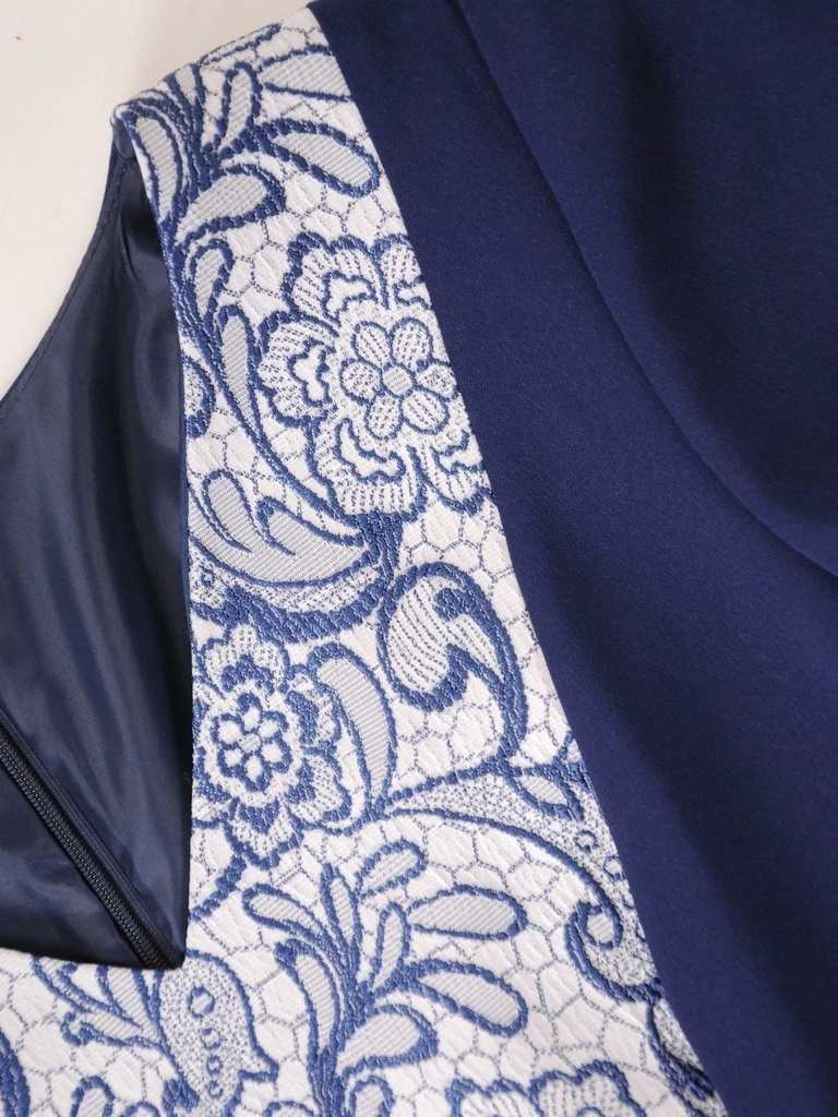 Elegancka garsonka damska na wesele z motywem kwiatów – kobiecy prosty fason z żakietem 36795