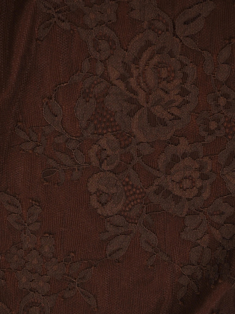 Elegancka sukienka trapezowa w kwiaty brązowa – swobodny krój tuszujący biodra z efektownym tyłem 42112