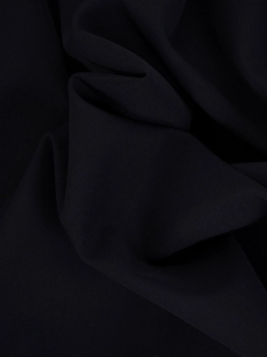 Granatowa sukienka rozkloszowana z ozdobnymi guzikami – optycznie wyszczuplające przeszycia i kontrafałdy 20011