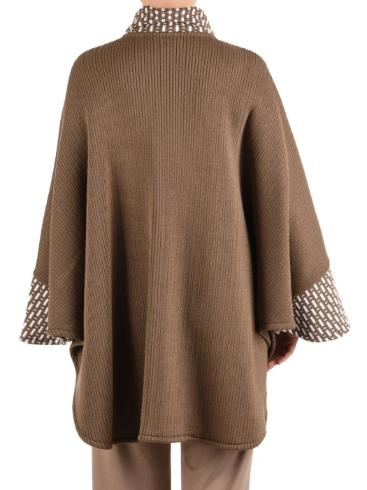Elegancki sweter damski beżowy z szalowym kołnierzem – wygodny, luźny fason na chłodne dni 42167