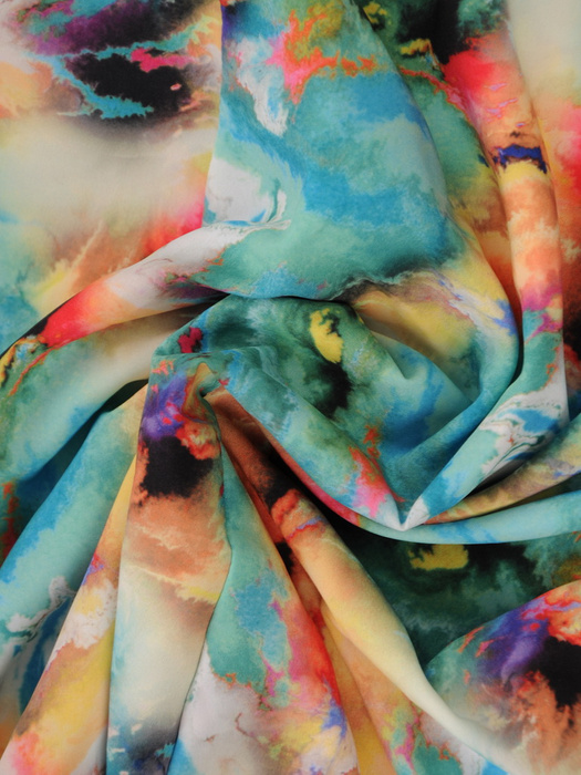  Sukienka z tkaniny, rozkloszowana kreacja w kolorowe wzorki 36029