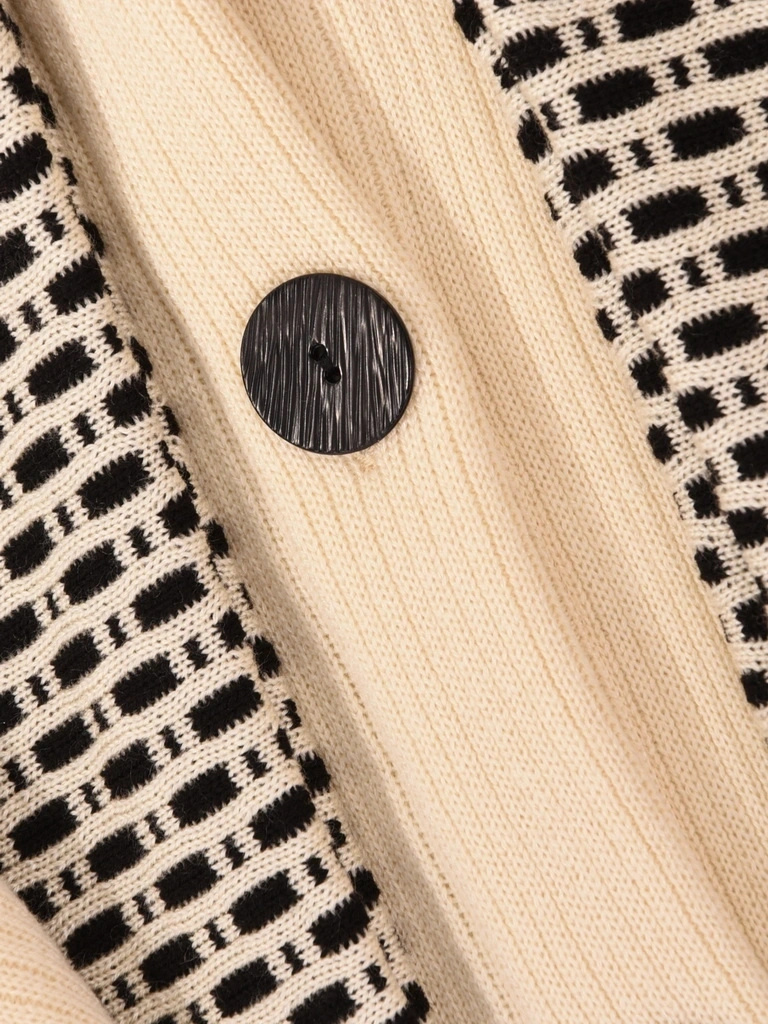 Elegancki sweter damski na jesień z kołnierzem – luźny krój maskujący biodra z ozdobnym zapięciem 42165