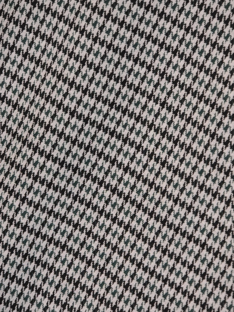 Dzianinowa sukienka trapezowa midi w zieloną pepitkę – fason maskujący biodra z ozdobnymi guzikami 30542