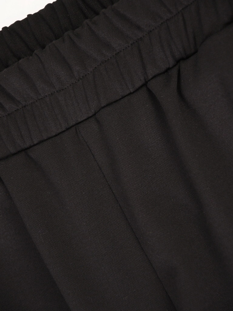 Elegancki czarny komplet damski ze spodniami – komfortowy prosty krój z wiskozy 42160