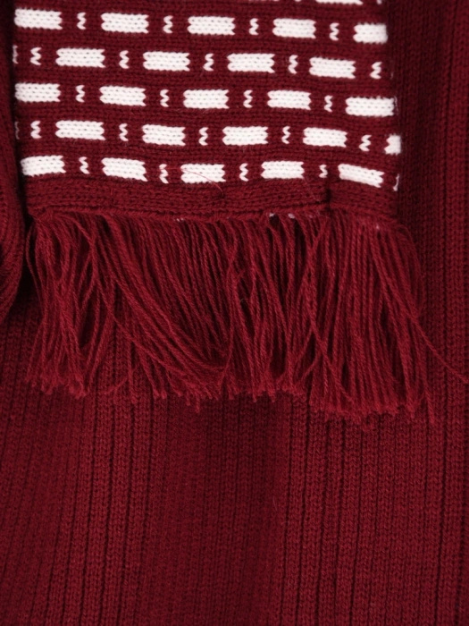 Bordowy sweter damski z ozdobnym szalem i guzikami – luźny fason z zaokrąglonym dołem na jesień 42164