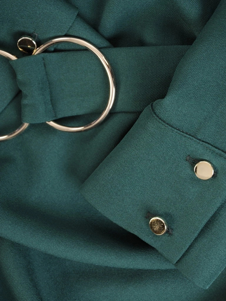 Ciemnozielona sukienka szmizjerka midi z guzikami – pasek akcentujący talię i praktyczne kieszenie 34455