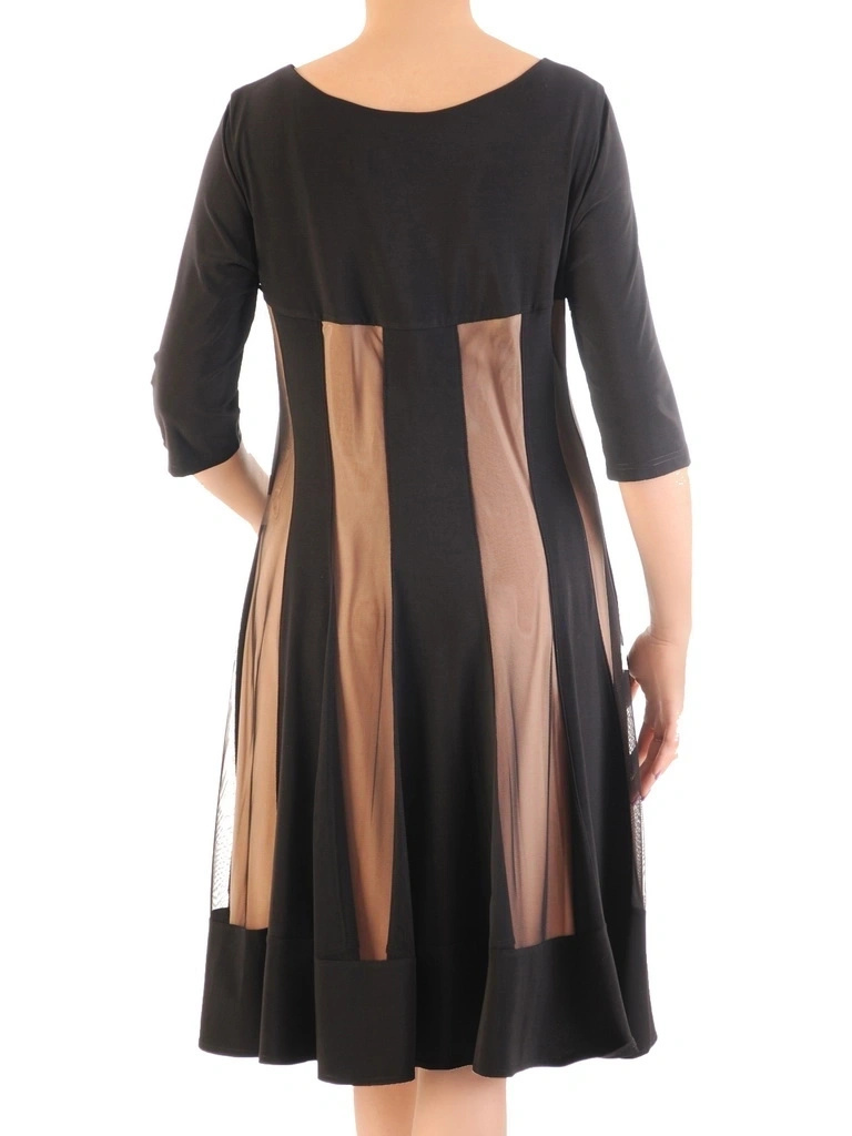 Elegancka czarna sukienka trapezowa na andrzejki – dwuwarstwowy fason midi wysmuklający sylwetkę 34546