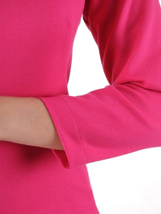 Elegancka sukienka rozkloszowana midi z długim rękawem amarant – kobiecy krój z kieszeniami i odpinaną ozdobą 38866