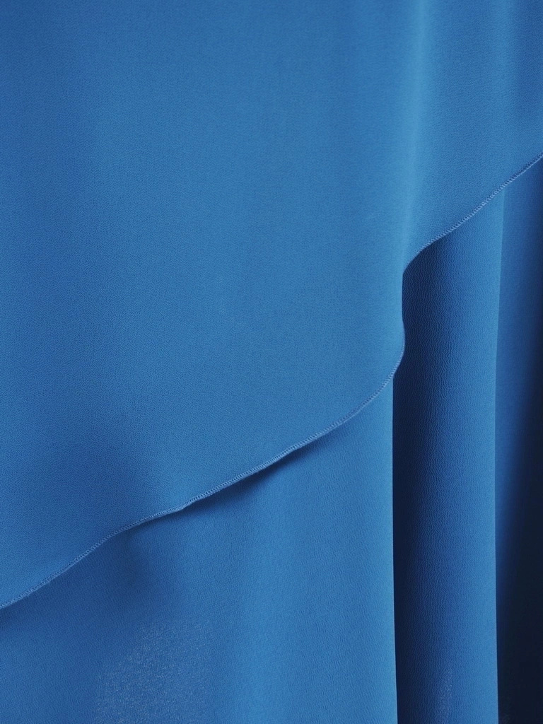 Elegancka sukienka koktajlowa rozkloszowana morska – zwiewne warstwy szyfonu subtelnie wysmuklające sylwetkę 37891
