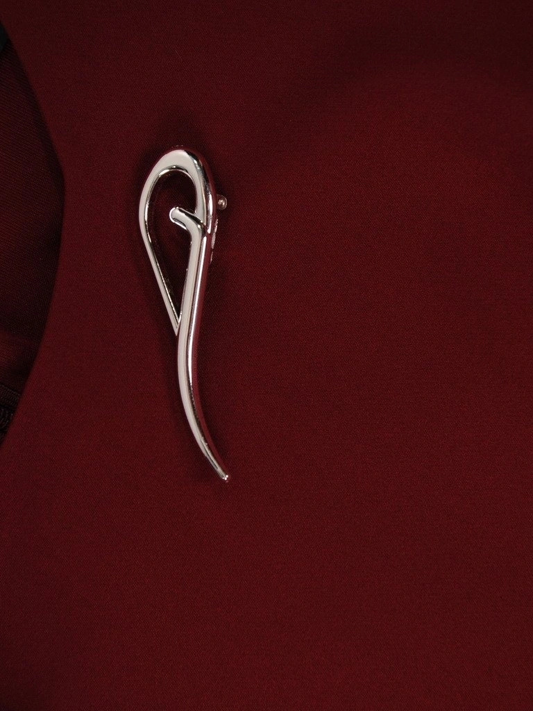 Bordowa sukienka na andrzejki i święta o prostym fasonie – kobiece wiązanie z przodu i rękawy 3/4 21979