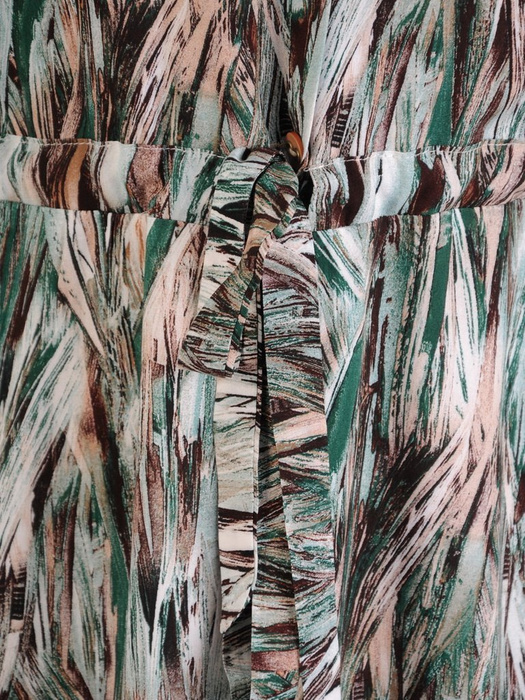 Sukienka w wyszczuplającym fasonie, modna kreacja z kołnierzem 28941