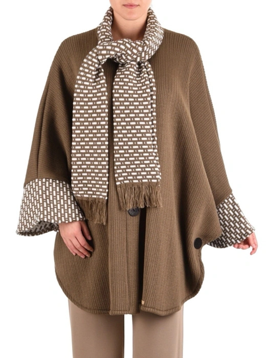 Elegancki sweter damski beżowy z szalowym kołnierzem – wygodny, luźny fason na chłodne dni 42167