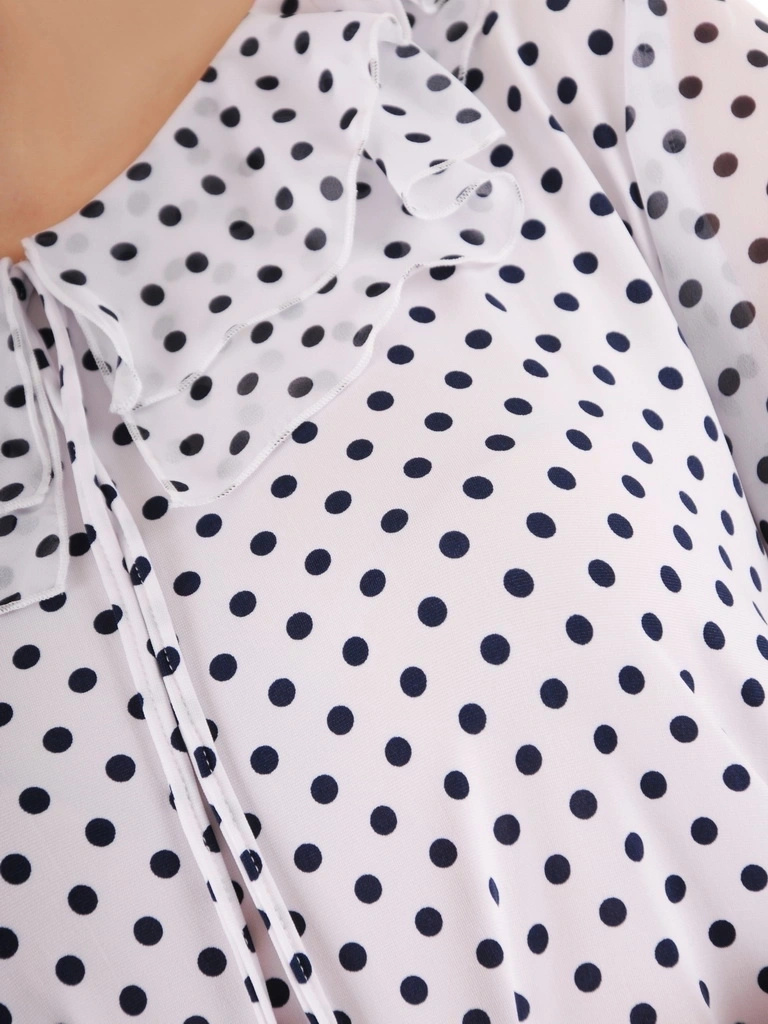 Elegancka bluzka wizytowa w groszki z kołnierzykiem – prosty krój idealny do pracy i na święta 35897