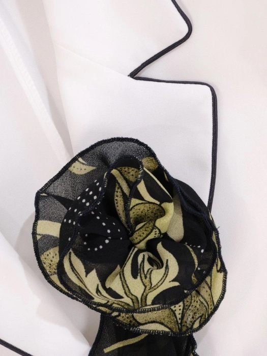 Wizytowy komplet damski z sukienką maxi w kwiaty – elegancki żakiet wysmuklający sylwetkę 29884