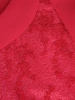 Amarantowa wizytowa sukienka o prostym fasonie – koronkowy detal na rękawach i efektowna baskinka 20174