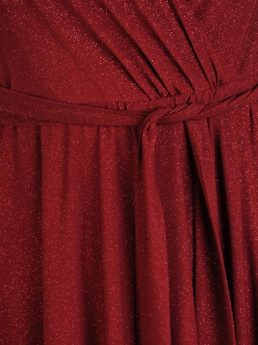 Elegancka bordowa sukienka rozkloszowana midi – kopertowy dekolt i błyszczący akcent z paskiem w talii 31928