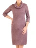 Elegancka fioletowa sukienka jesienna do pracy – prosty fason modelujący sylwetkę zaszewkami 34363