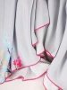 Elegancka sukienka na wesele maxi w kwiaty – rozkloszowany fason z kopertowym dekoltem 35877