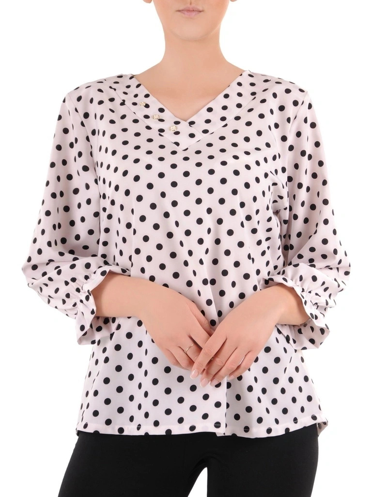 Wizytowa bluzka damska w groszki z dekoltem w serek – prosty fason i kobiece rękawy z falbaną 35753