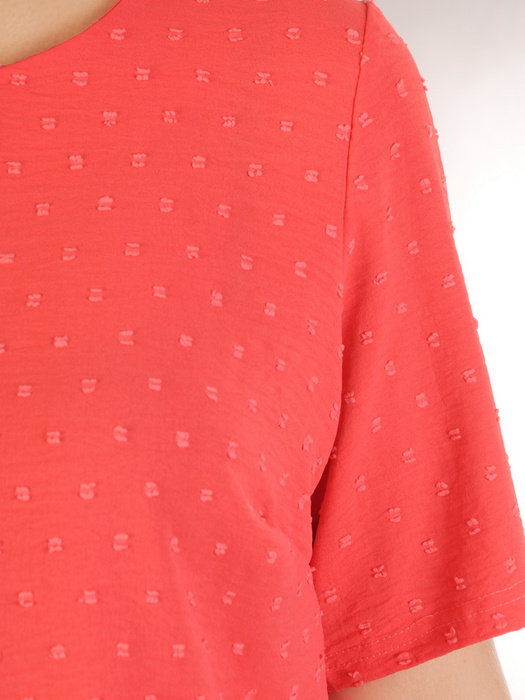 Koralowa bluzka damska z wytłaczanej tkaniny 33455