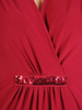 Malinowa sukienka maskująca niedoskonałości  32280