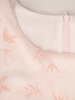 Trapezowa sukienka z tkaniny, zwiewna kreacja w roślinny deseń 33148