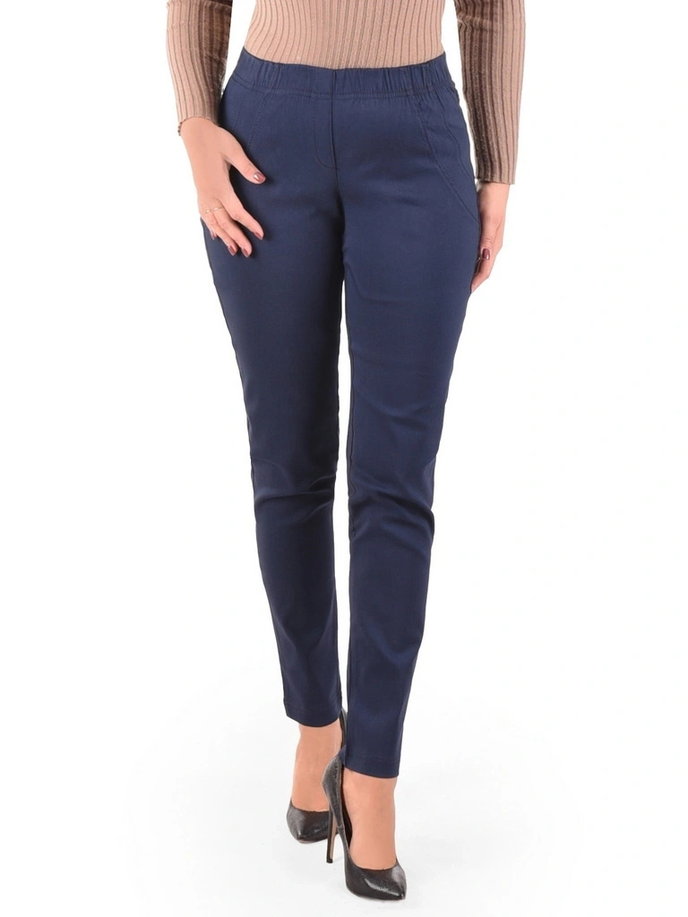 Granatowe spodnie damskie z prostymi nogawkami – uniwersalny element garderoby, idealny dla sylwetki plus size 37637