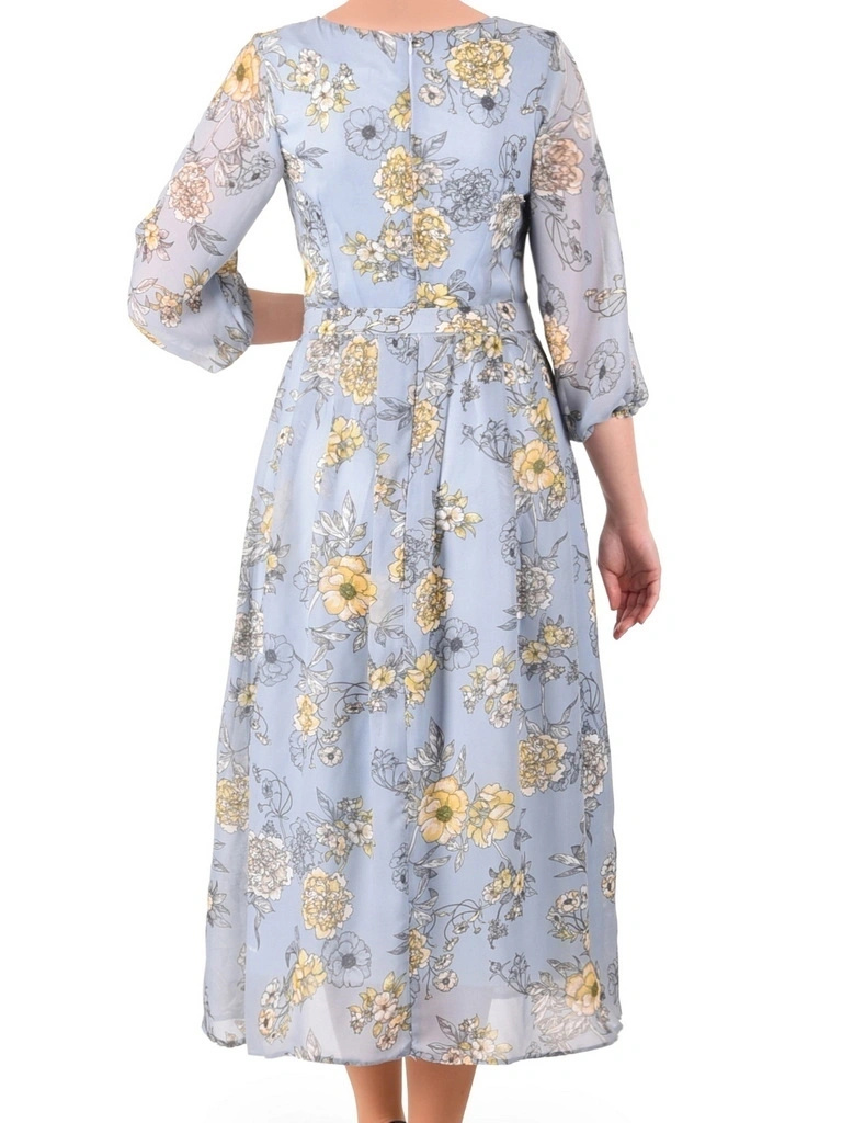 Elegancka sukienka maxi rozkloszowana w kwiaty – wysmuklający fason z plisowanym dołem 41200