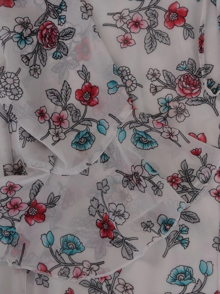 Biała sukienka wiskozowa w kwiaty z rękawem 3/4 – swobodny fason z ozdobnymi falbanami 15535