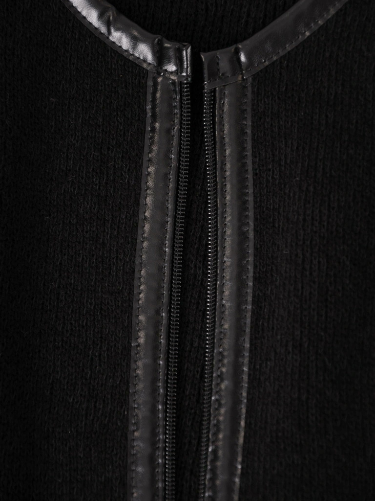 Elegancki sweter damski rozpinany czarny – modne wstawki z ekoskóry i prosty krój 38959