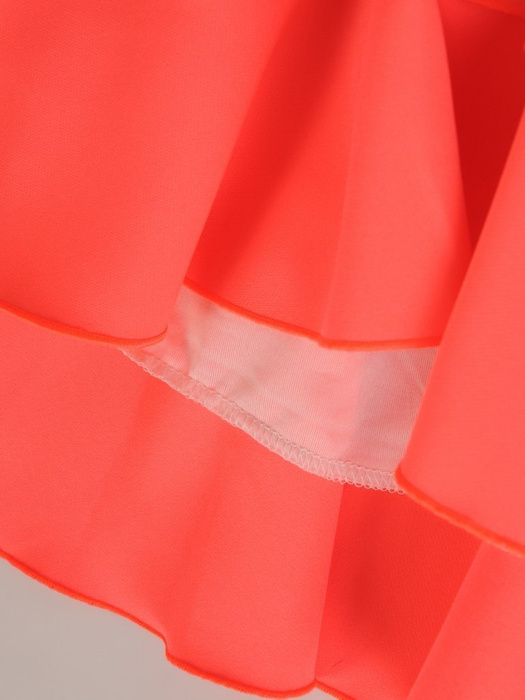 Trapezowa sukienka z falbanami, kreacja z gumkami na rękawach 29158