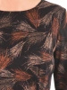 Rozkloszowana sukienka jesienna maxi z rękawem 3/4 – stylowy print i pasek podkreślający talię 40295