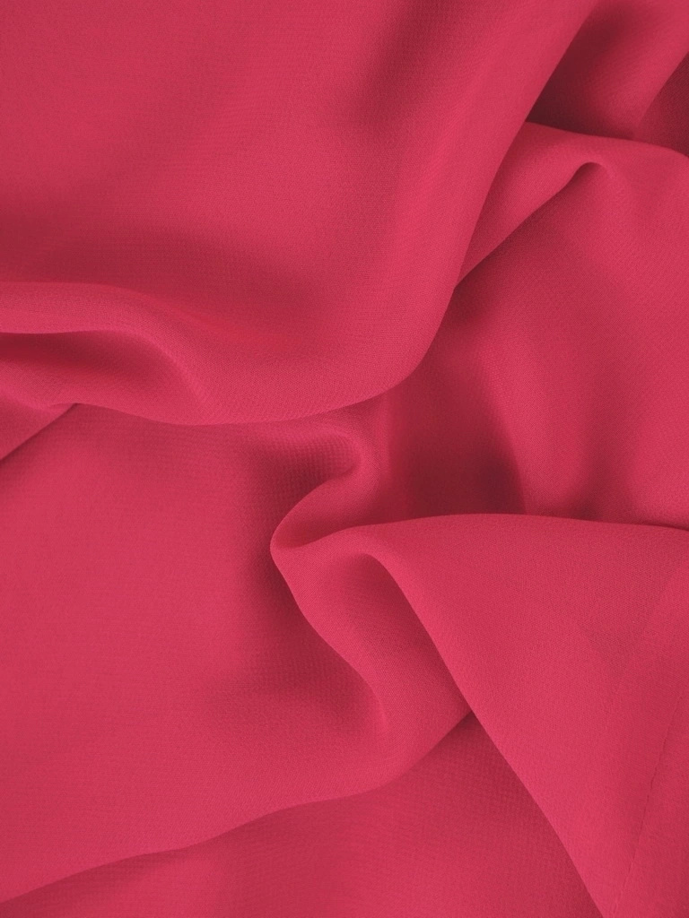 Elegancka suknia balowa maxi rozkloszowana w odcieniu malinowym – zmysłowe rozcięcie wysmuklające sylwetkę 38078