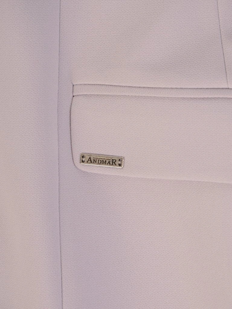 Elegancki szary płaszcz damski na jesień i zimę – prosty krój optycznie wysmuklający sylwetkę 28529