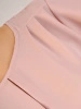 Elegancka bluzka wizytowa z dekoltem w łódkę w kolorze pudrowego różu – prosty fason tuszujący niedoskonałości 33361