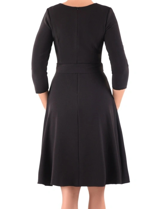 Czarna elegancka sukienka rozkloszowana midi z rękawem 3/4 – z paskiem w talii i kieszeniami 40797