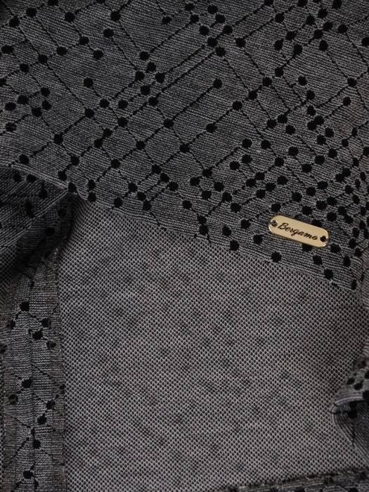 Czarno-popielata sukienka z kołnierzykiem do pracy – prosty fason z eleganckimi mankietami 10277