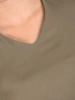 Wizytowa bluzka damska khaki z dekoltem V – prosty fason z falbankami wysmuklający szyję 42096
