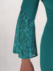 Szmaragdowa sukienka z szerokimi, koronkowymi rękawami 20004