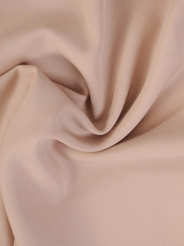 Wizytowa beżowa bluzka damska o prostym kroju – swobodne rękawy kimono wysmuklające sylwetkę 33136