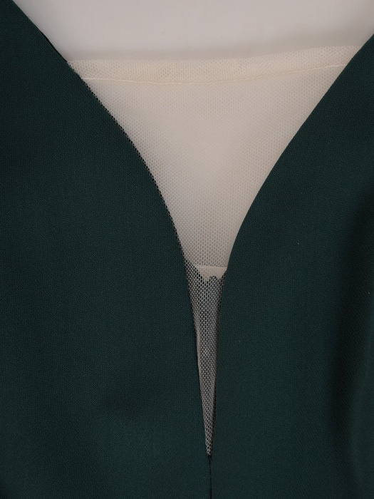 Zielona suknia z tiulową wstawką, długa kreacja z rozcięciem 23235