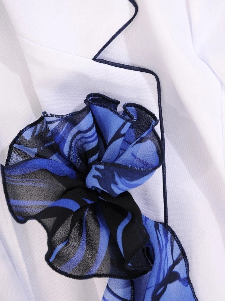 Elegancka garsonka damska na wesele z sukienką maxi – kobiecy fason z ozdobnym kwiatem 29888