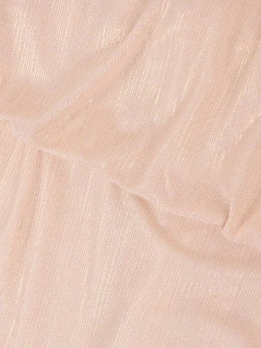 Beżowa sukienka na wesele z dekoltem serek – prosty fason z kimonowym rękawem i delikatnym połyskiem 33720