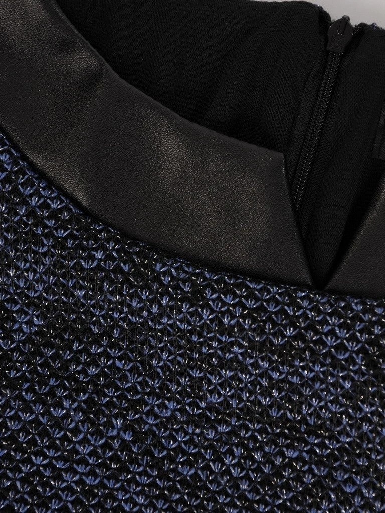 Prosta czarna sukienka midi z rękawem 3/4 i dekoltem łódka – eleganckie wiązanie w talii i kieszenie 23397