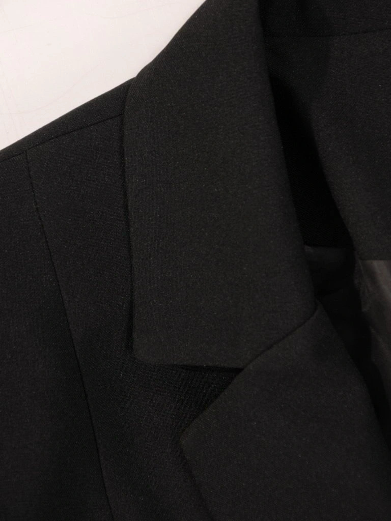 Elegancki czarny żakiet damski do sukienki o prostym kroju – wyszczuplające przeszycia i ozdobne guziki 27249